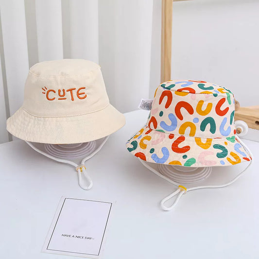 Cappellino a Secchiello double face ricamato per bambini